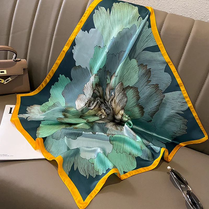 

Новинка 2023 г., популярный Шелковый квадратный шарф с принтом, весенний шейный платок 70 см, шаль, хиджаб, женский платок для волос, бандана