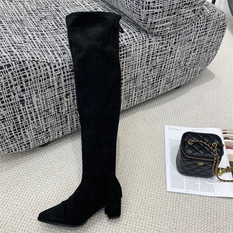 Сапоги женские замшевые выше колена заостренный носок низкий каблук черные