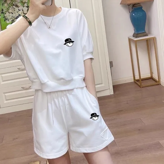 Golf Embroidered Clothing 2023 New Summer Golf Women's Embroidered Logo Suit T shirt And Shorts 2 piece Set