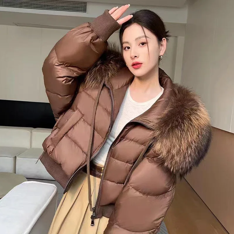 Женский пуховик с воротником из лисьего меха на 90% белом утином пуху