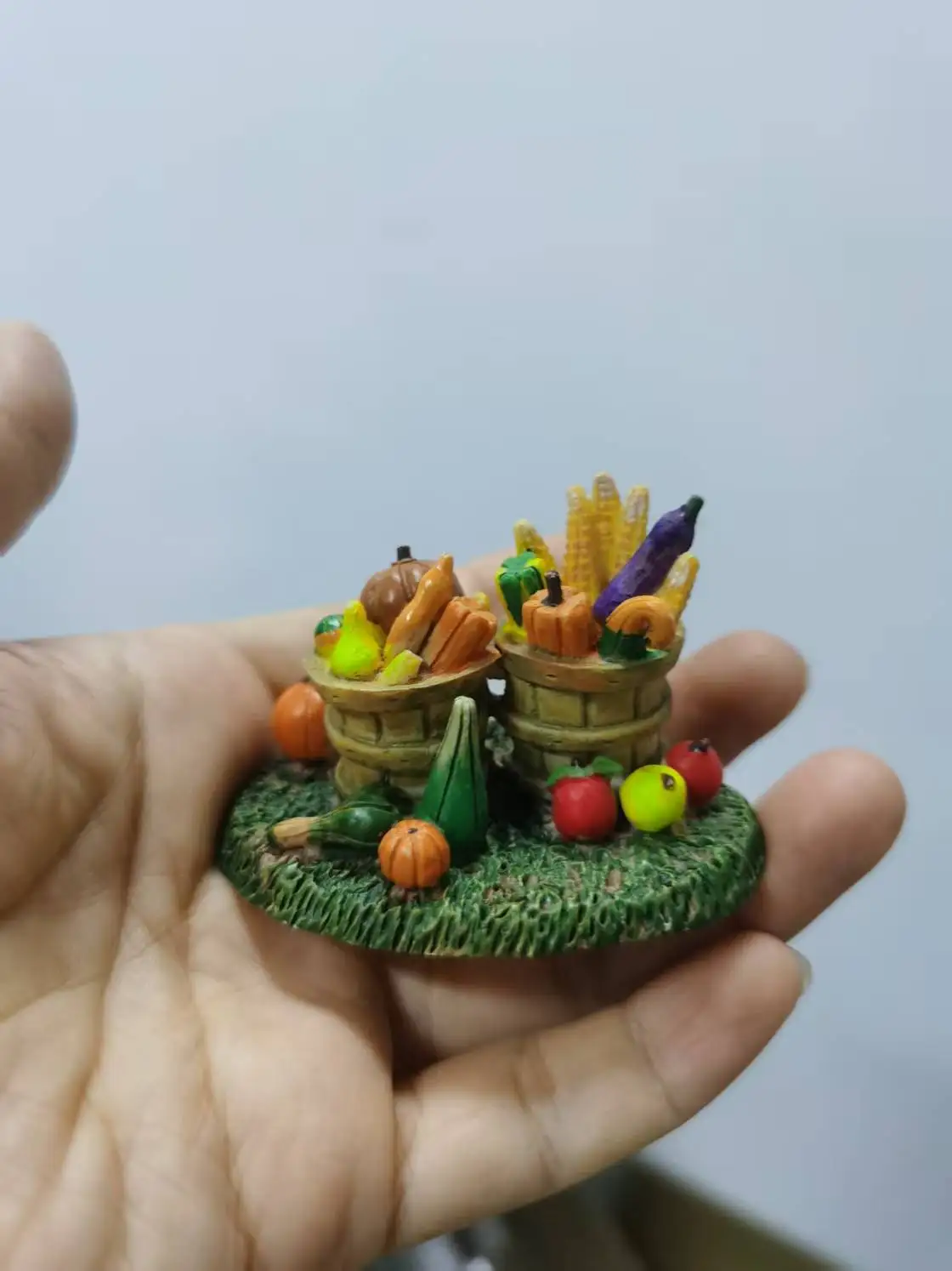 

Фигурка из смолы