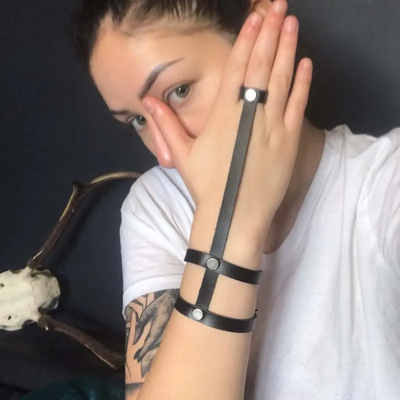 

D&D Fashion Punk Black Bracelet for Women Bangle Adjustable Length Bohemia Holiday Male Punk Jewelry Cool Girls