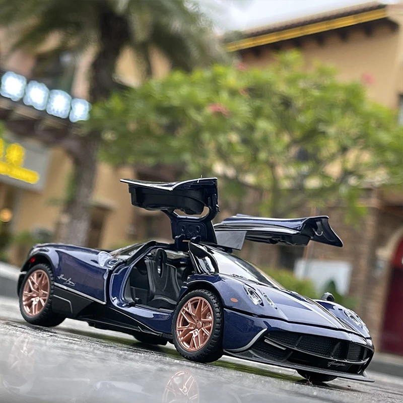 Модель спортивного автомобиля Pagani Huayra Dinastia в масштабе 1:32 литой металлический