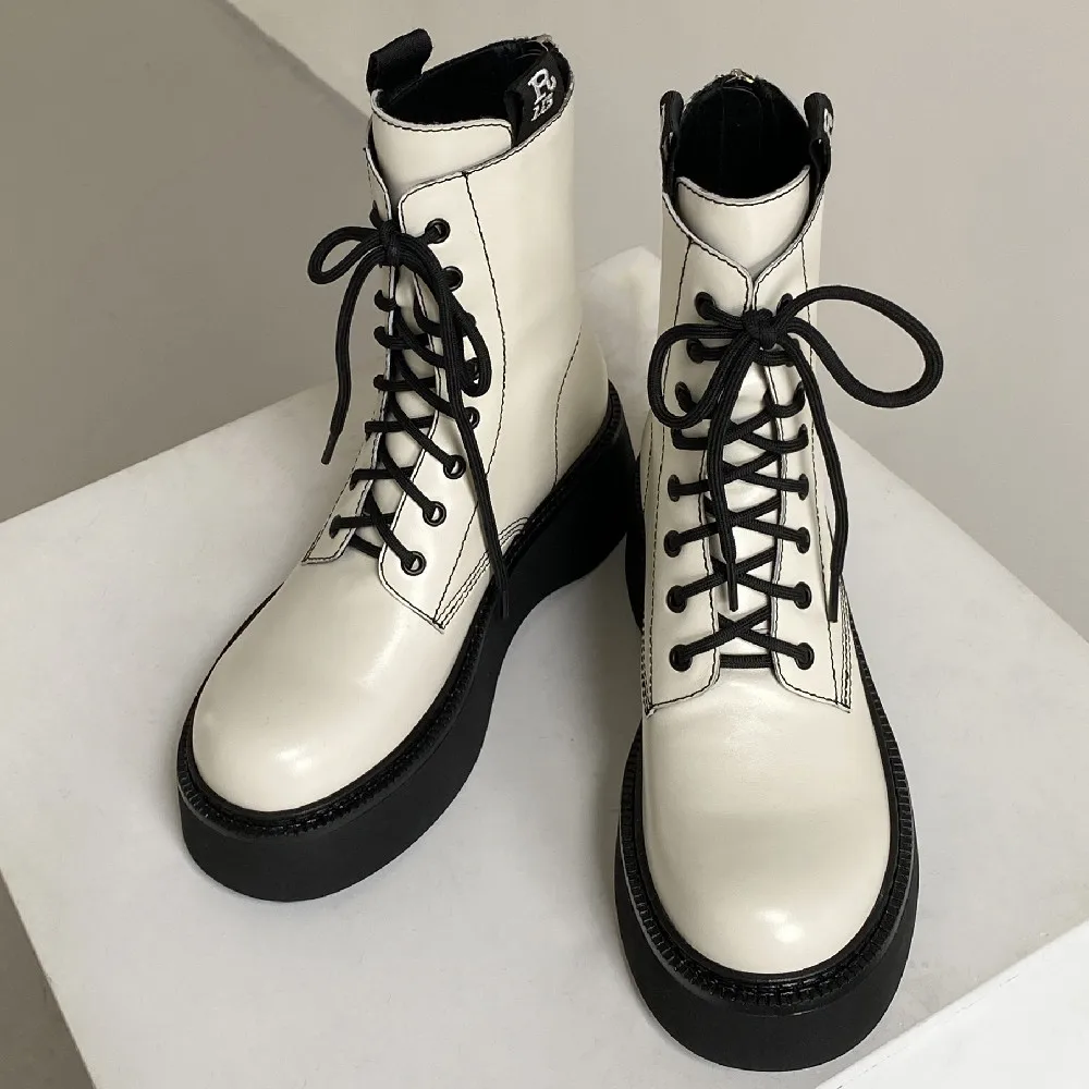 Женские ботильоны из натуральной кожи на толстой подошве и плоской осенние