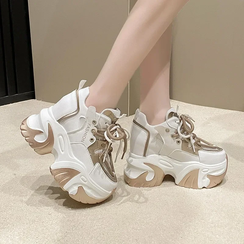 Женские кроссовки на высокой платформе зима 2023 теплая зимняя обувь меху удобная