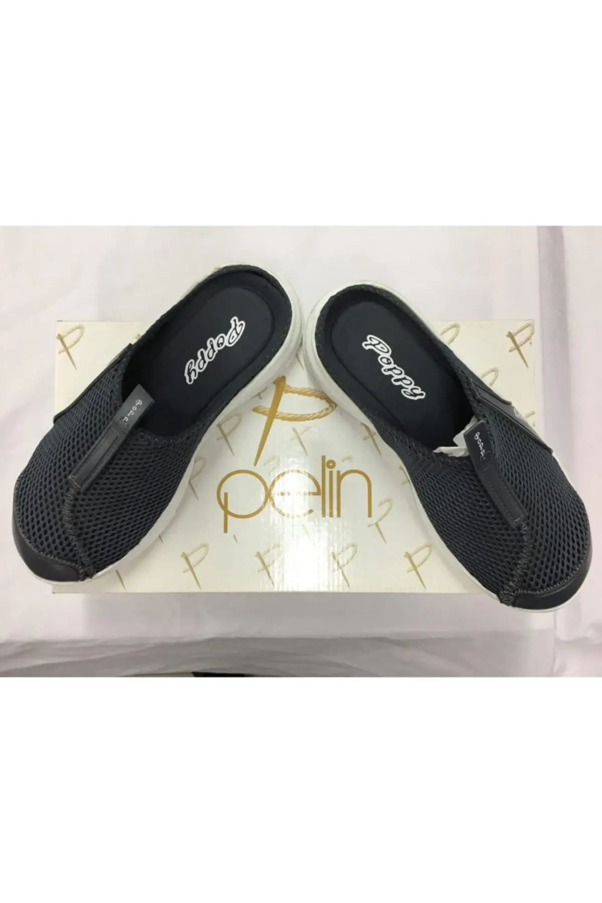 

Women's Slippers