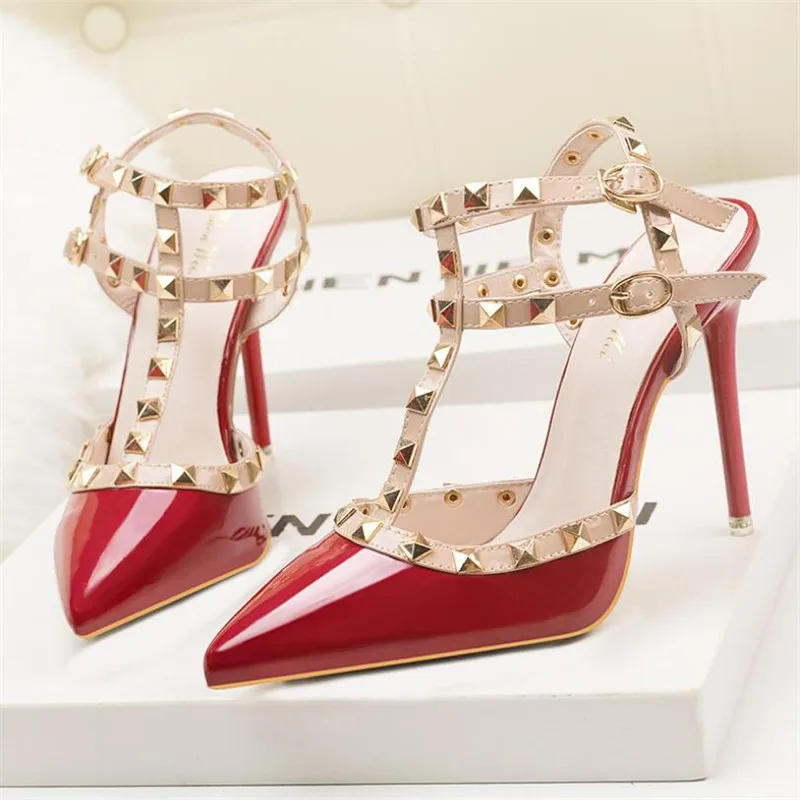

2022 New Rivet Double Buckle Fashion Women Sandals High Heels Pointed Cut-Outs Party Shoes Women Solid Patent Leather Rome Shoes