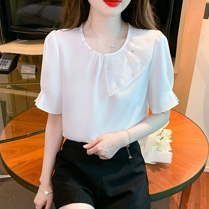 Женская шифоновая блузка с коротким рукавом круглым вырезом и вышивкой