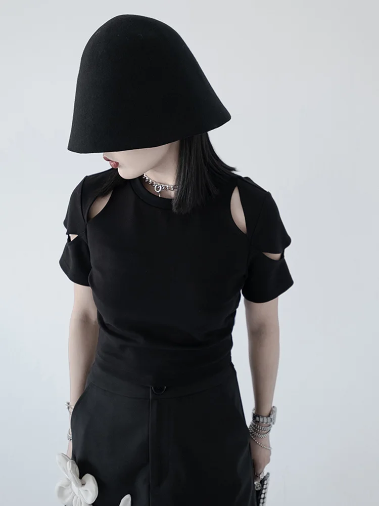 

Women Black Cutout Irregular Casual Short T-shirt New Round Neck Short Sleeve Fashion Tide Spring Summer 2022 N632