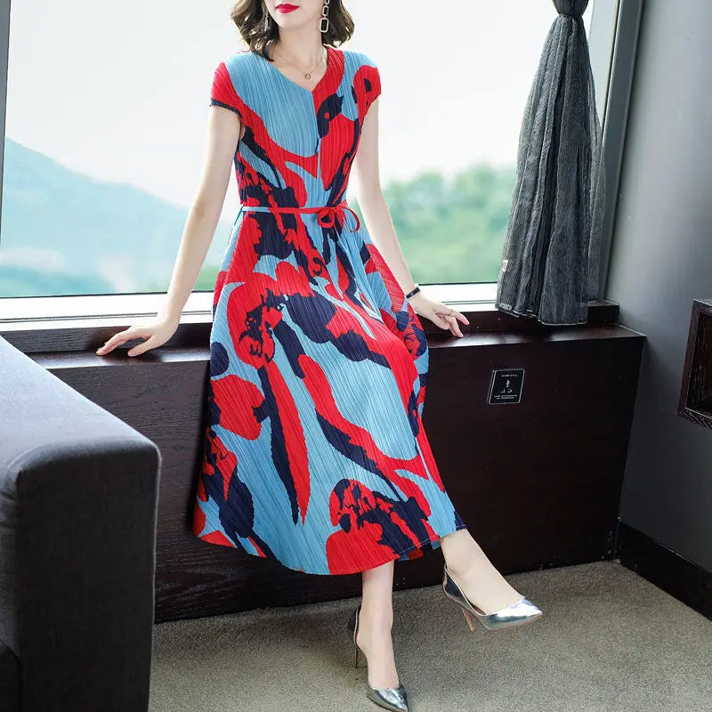 

Dimensional thin temperament dress mother dress middle-aged summer 2022 pleated dress flower large size pleated fashion dress