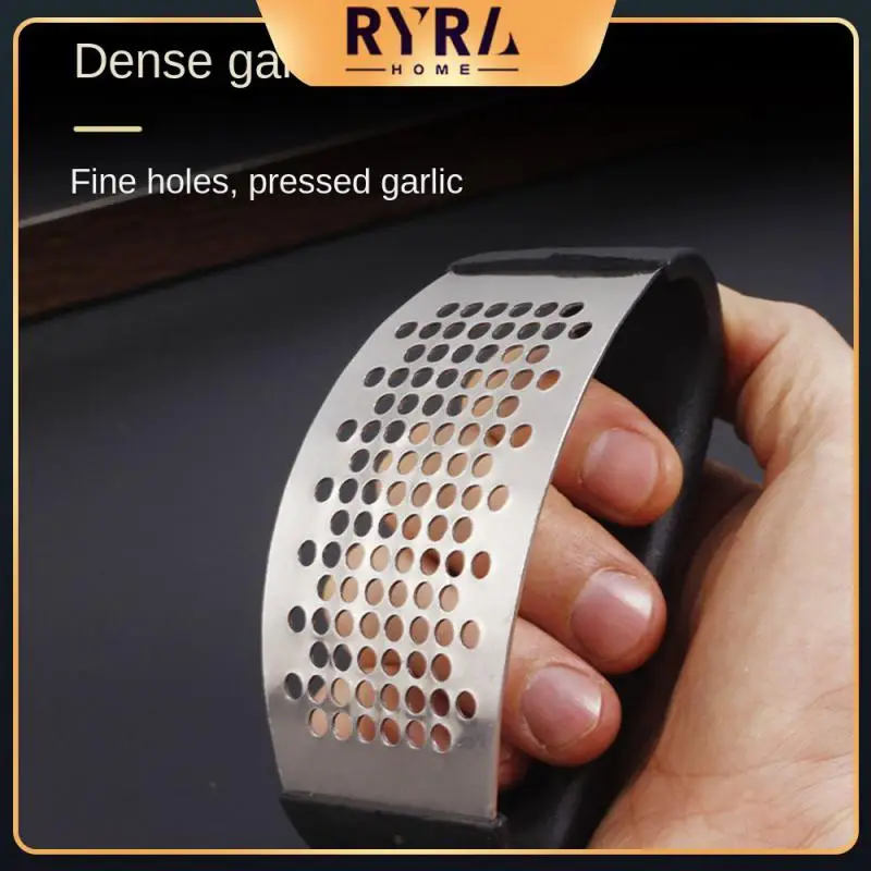 

Convenient Rotate Garlic Press Crusher Curved Hand-held Garlic Spud Curved Garlic Grinding Slicer Chopper Manual Garlic Peeler