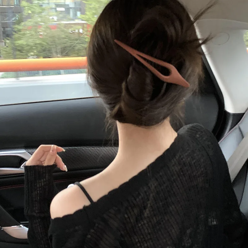 

New blue frosted duckbill shark hairpin Simple back head curler horsetail clip temperament female fashion hair accessories