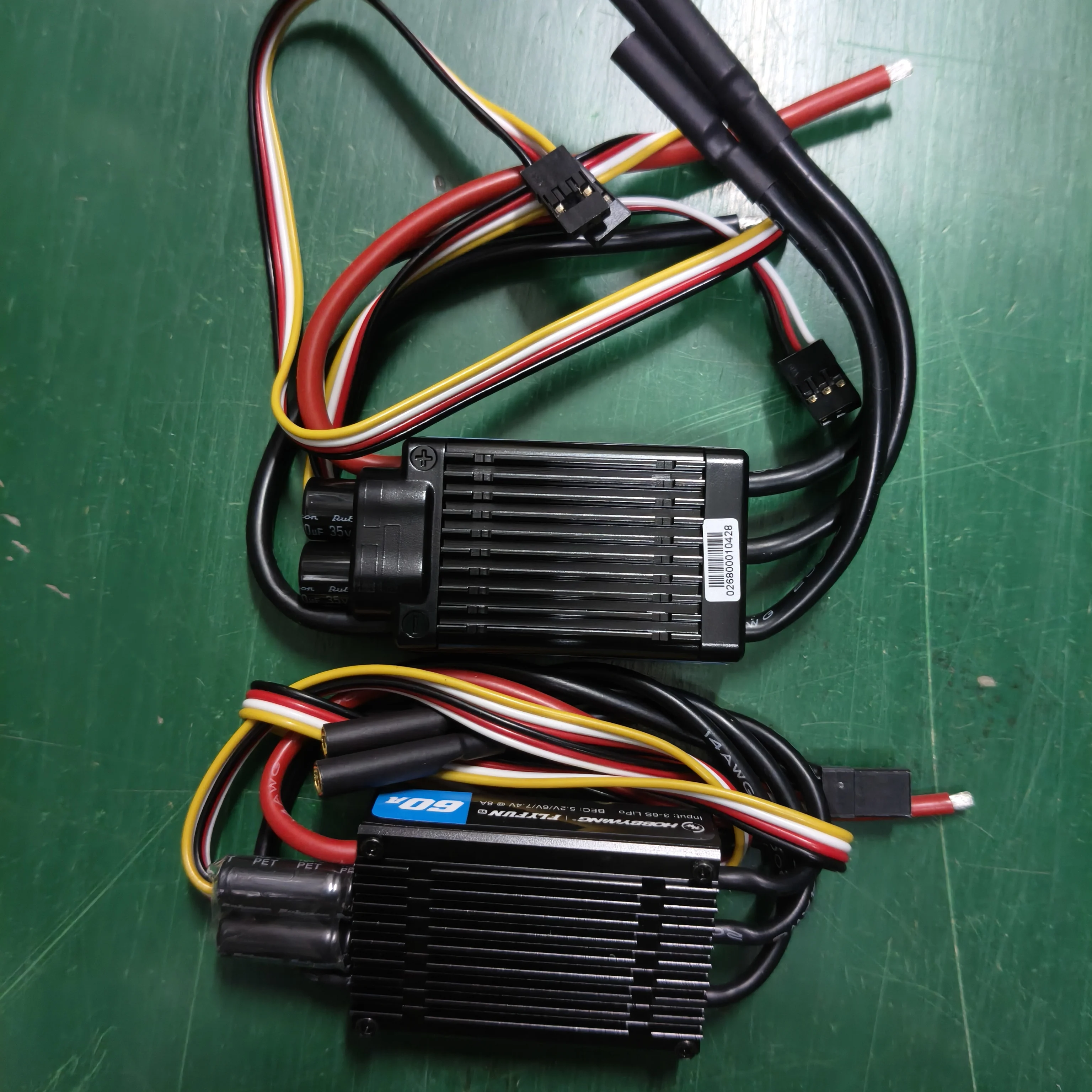 Фото Hobbywing FlyFun V5 60A 80AESC 3-6S Lipo Brushless Electrical Speed Controller Motor with DEO Function for Airplane №5