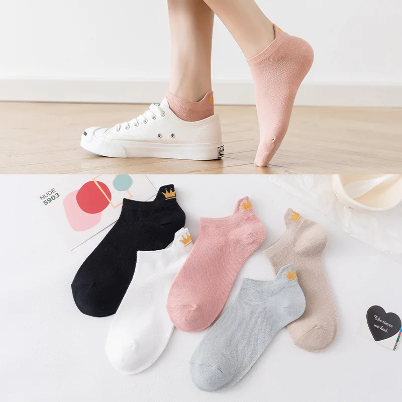 

5 Pairs Women Socks Harajuku Cute Embroidery Sock Cotton Ankle Short Crown Kawaii Socks Set Candy Colors for Couples Ladies Gift