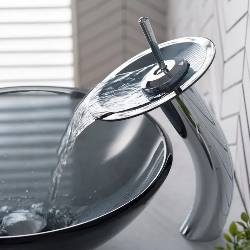 

Водопад смеситель для ванной комнаты для раковины с прозрачным черным стеклянным диском, хром