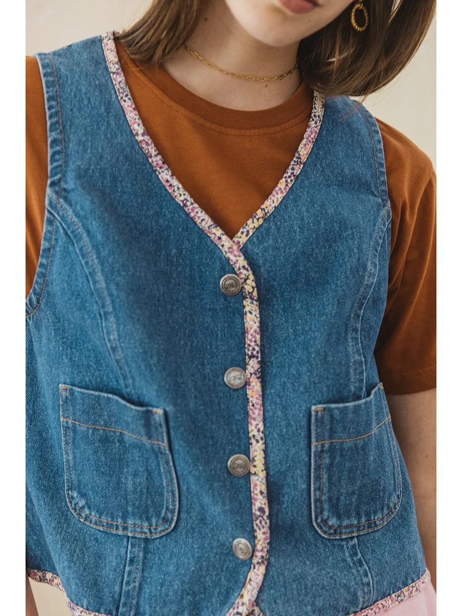 

French Floral Denim Vest Woman Spring Autumn V-neck Single-breasted Tank Top 2022 Female Vintage Eleagnt Chic Tops Clothes