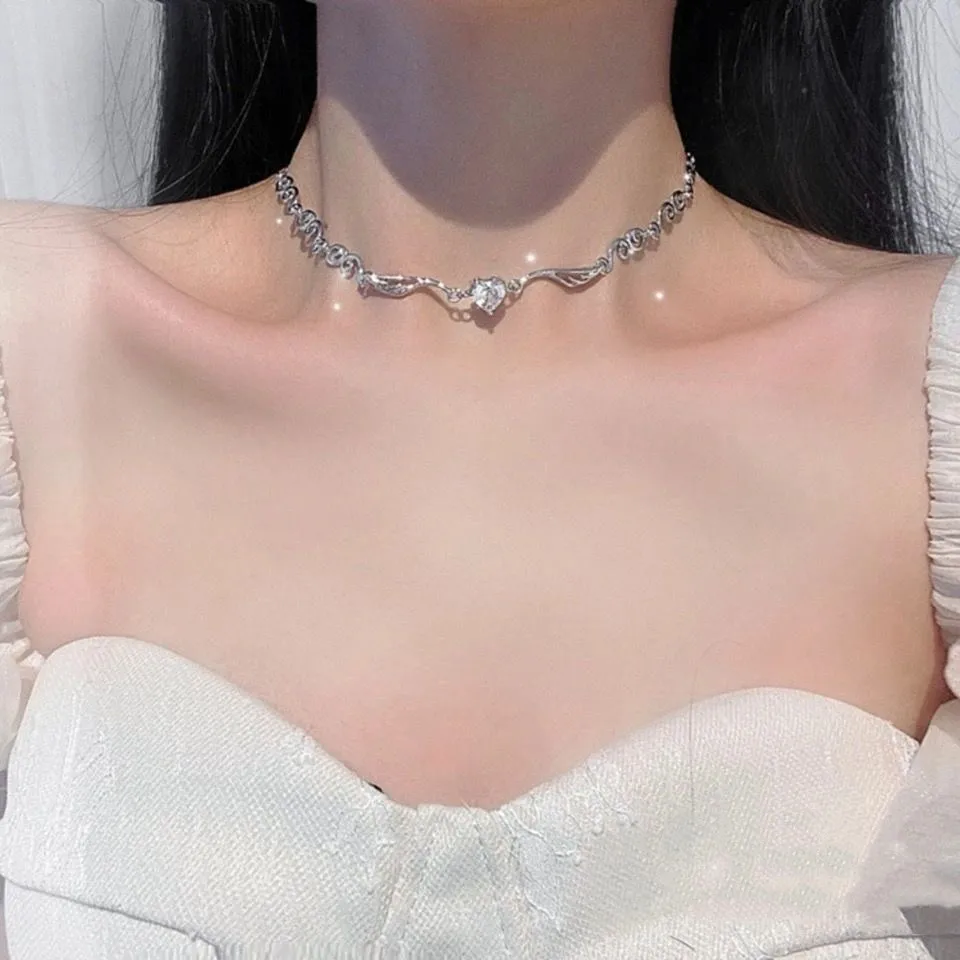 Женское колье-чокер Goth Egirl ожерелье с подвеской в виде сердца кристаллами и