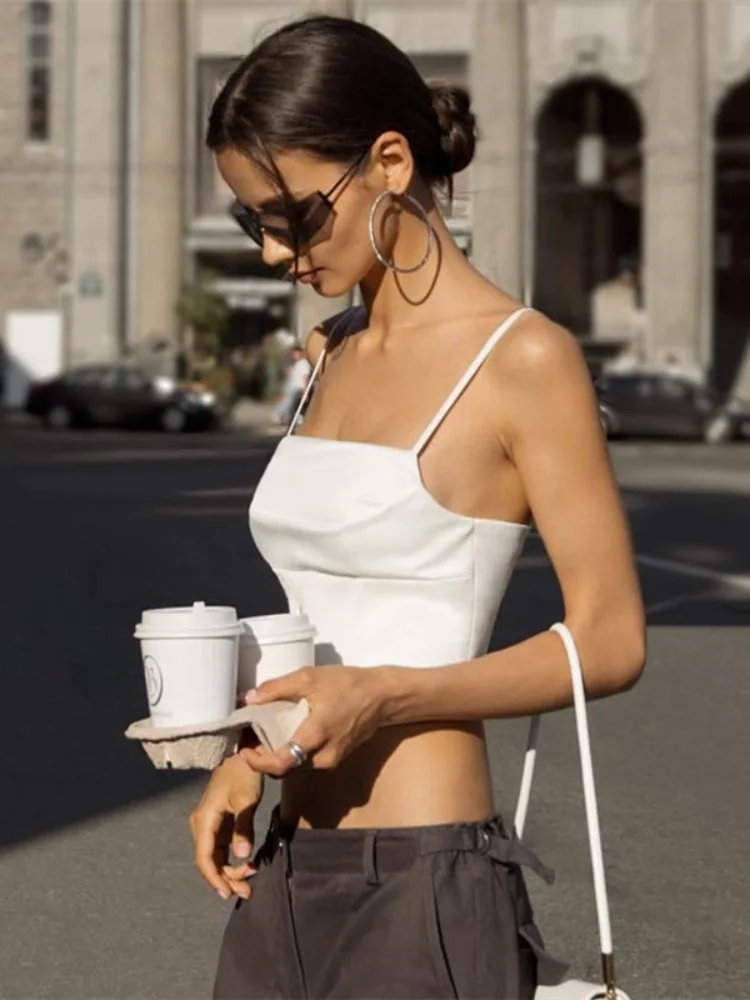 

White Crop Top Sexy Sleeveless T Shirt Slim Fit Gyaru Backless Top Women Clothing 2023 Y2k Streetwear Solid Summer Tops