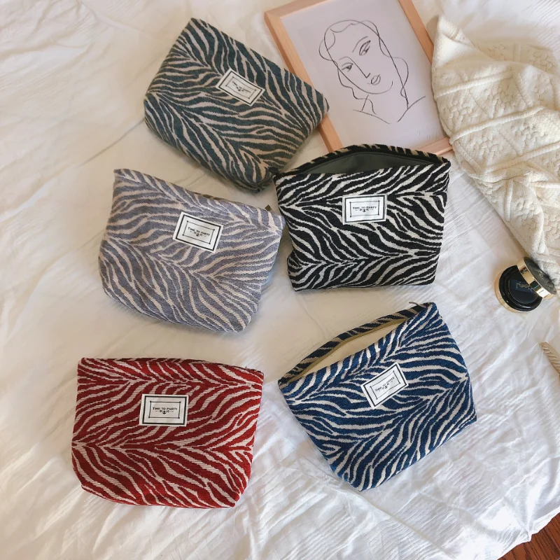 

Fashion Vintage Zebra Canvas Cosmetic Bag Makeup Pouch Beauty Makeup Bag Wome Handbag Portable Toiletries Organizer Storage Bag