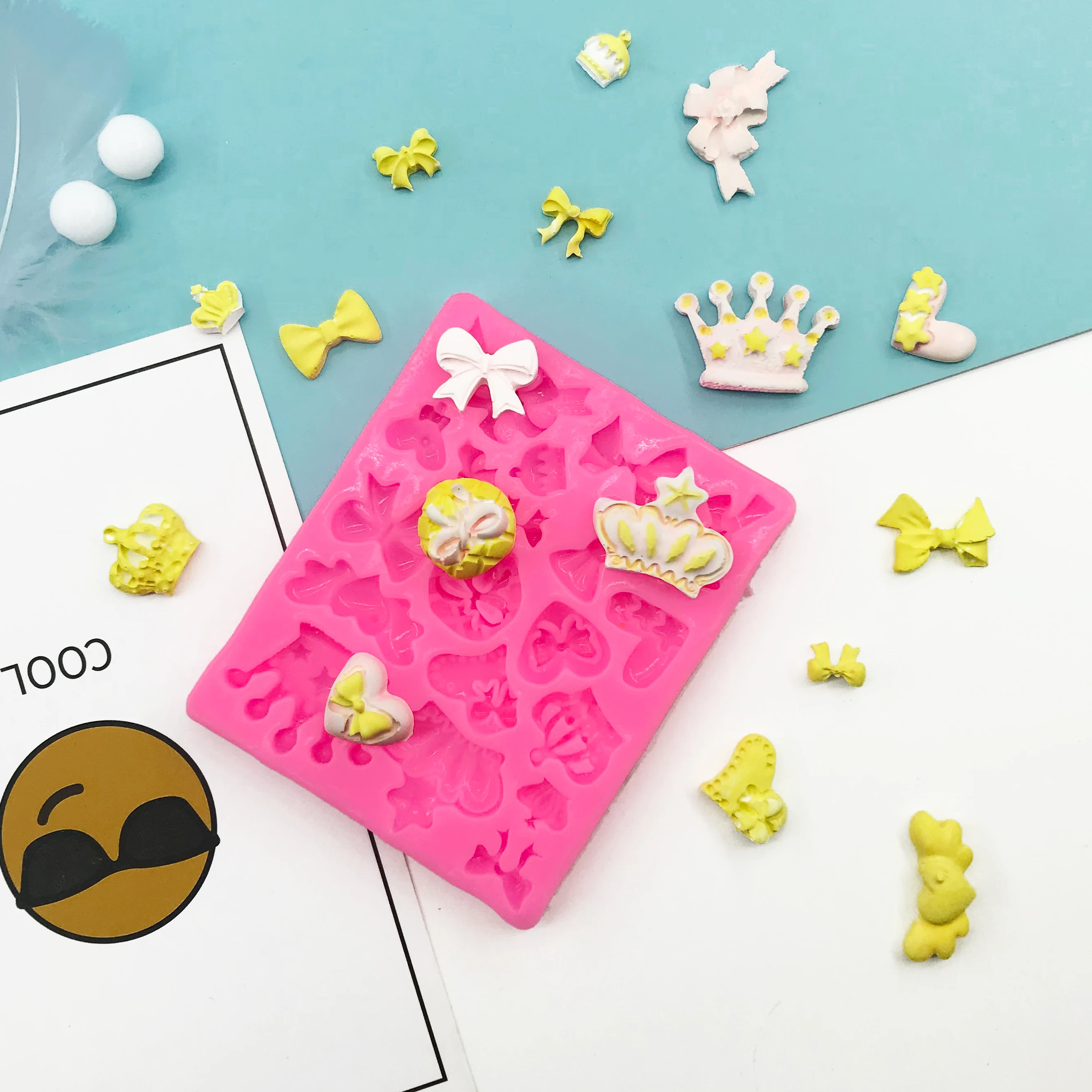 

Силиконовая форма для торта MNYB с бантами