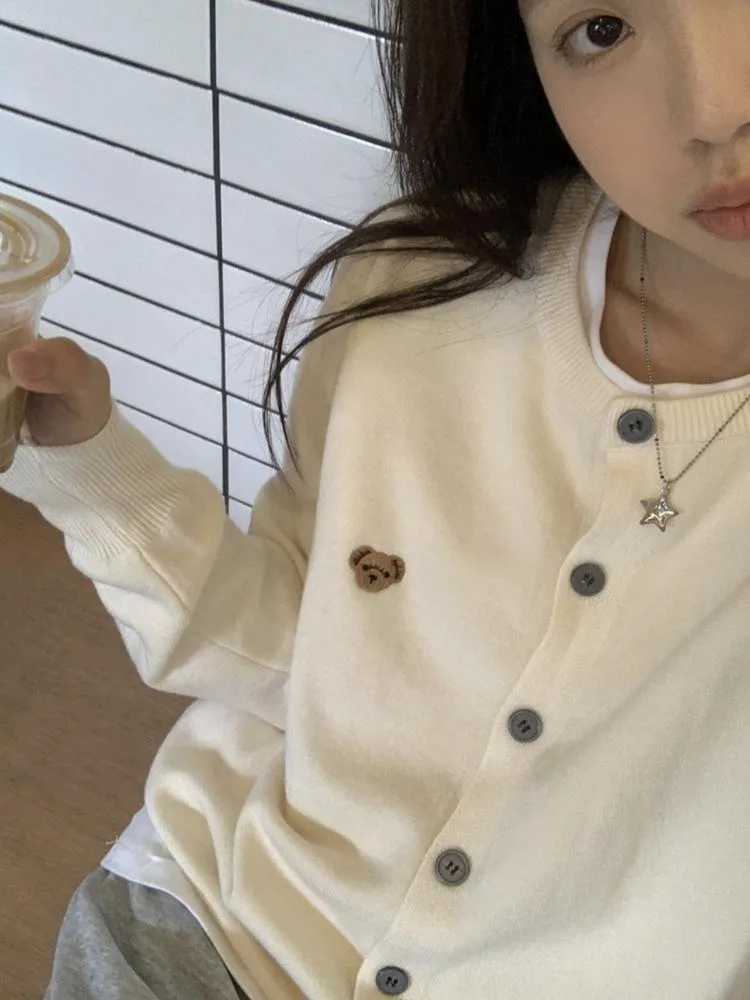 Дизайнерский смысл корейский мягкий свободный свитер в стиле ретро с вышивкой