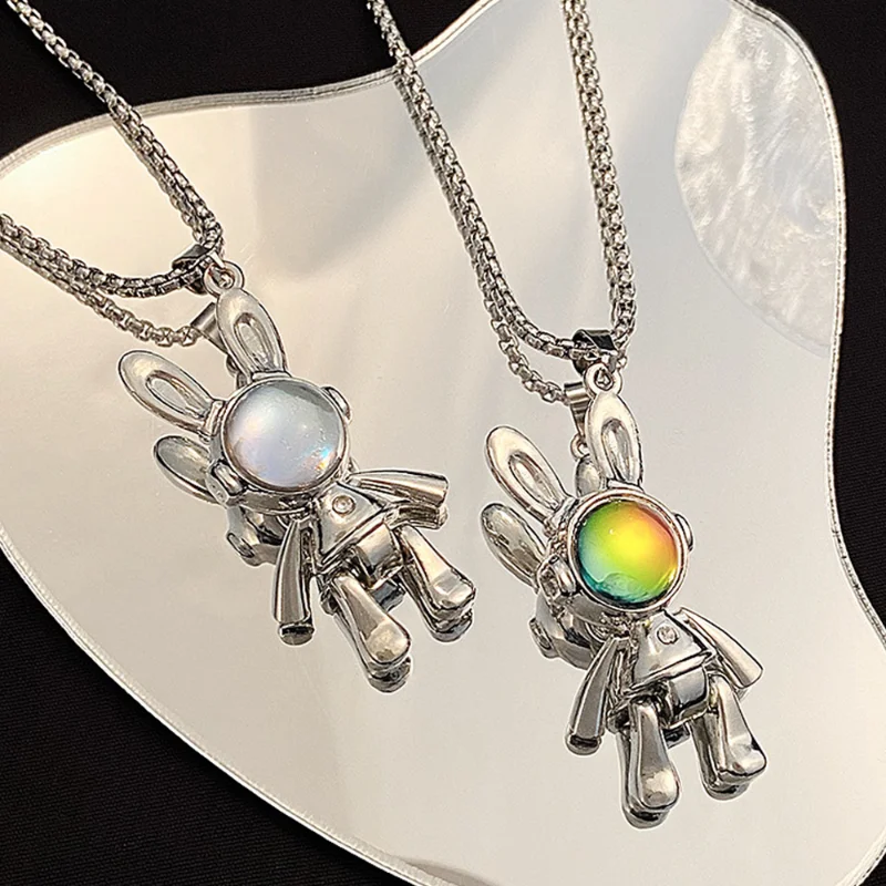 

2023 Movable Space Rabbit Choker Metal Rabbit Pendant Necklaces Men Women Sweater Chain Necklace Hip-hop Rock Punk Party Jewelry