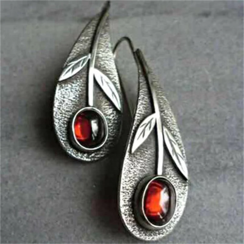 

European and American Style Retro Leaves Ruby Earrings Women Do Old Personality Temperament Earrings Flower Luxury Jewelry
