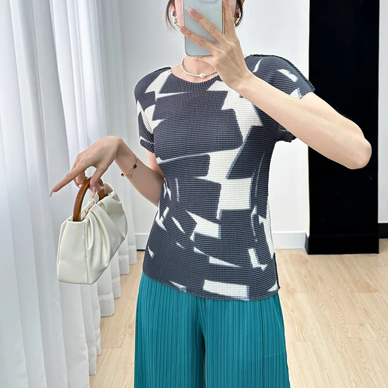 

Miyake Pleated Top for Women 2023 Summer New Printed Crew Neck Elastic Fabric Short Sleeve T-shirt Famale Fashion T Shirt Women