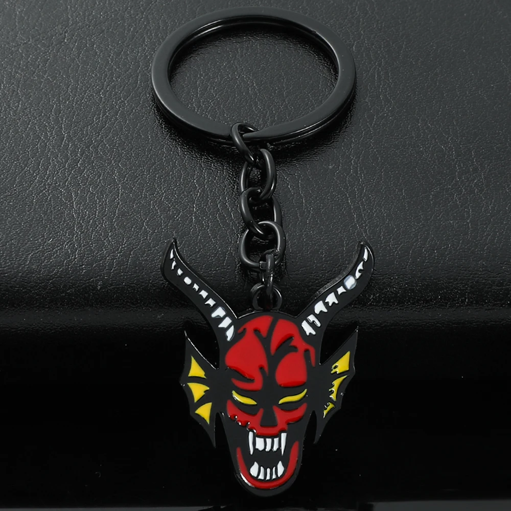 

Thriller Stranger Things Season 4 Metal Enamel Keychain Hellfire Club Logo Cosplay Ornament Keyring Men Car Pendant Accessories