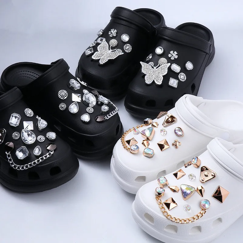 

Cute Luxury Shoes Accesories Rhinestone Bling Croc Charms Metal Chain Croc Shoe Decorations Diy Buckle Pearl Shoes Flower New