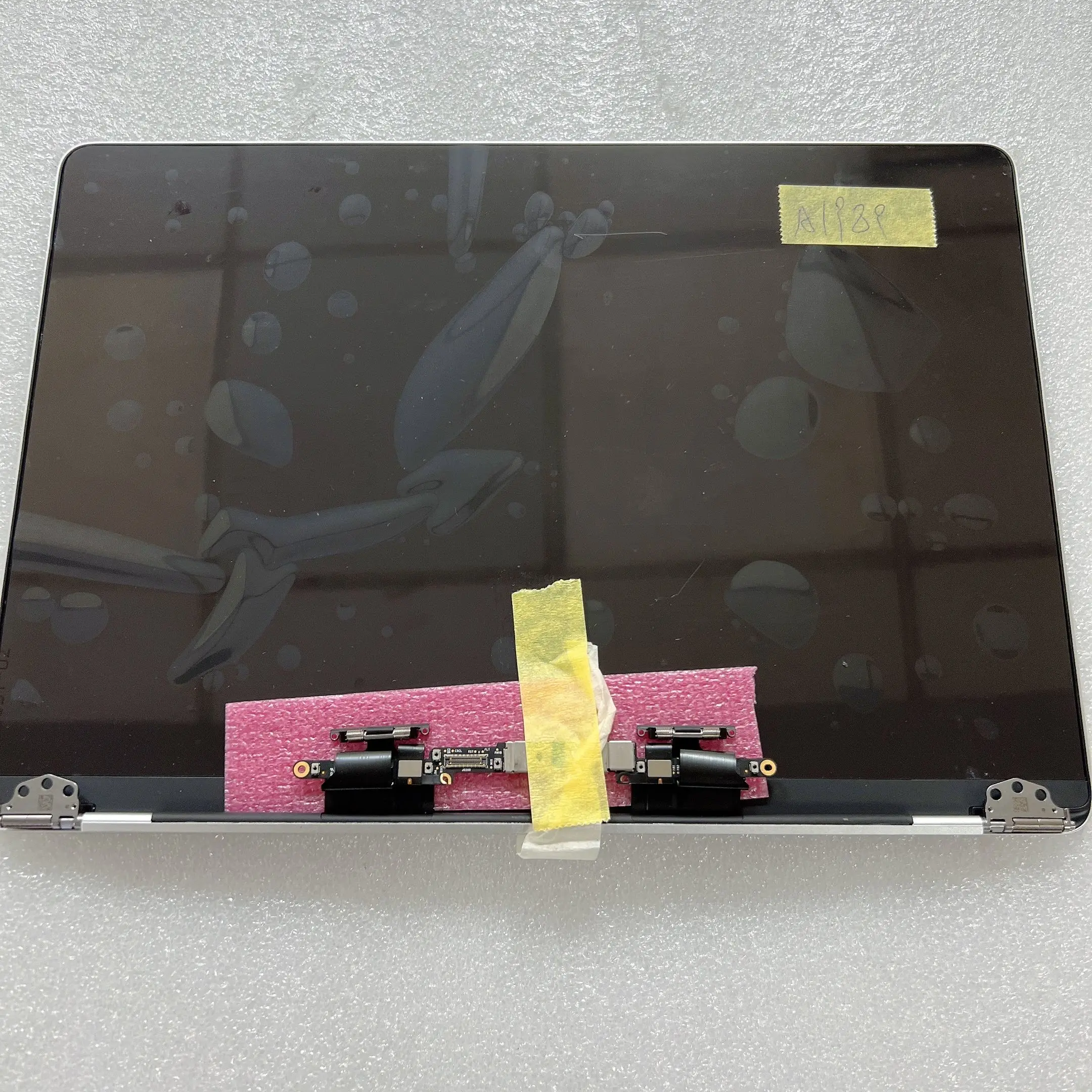 

A989 LCD Screen Assembly for Macbook Air 13.3 Display Replacement 2018