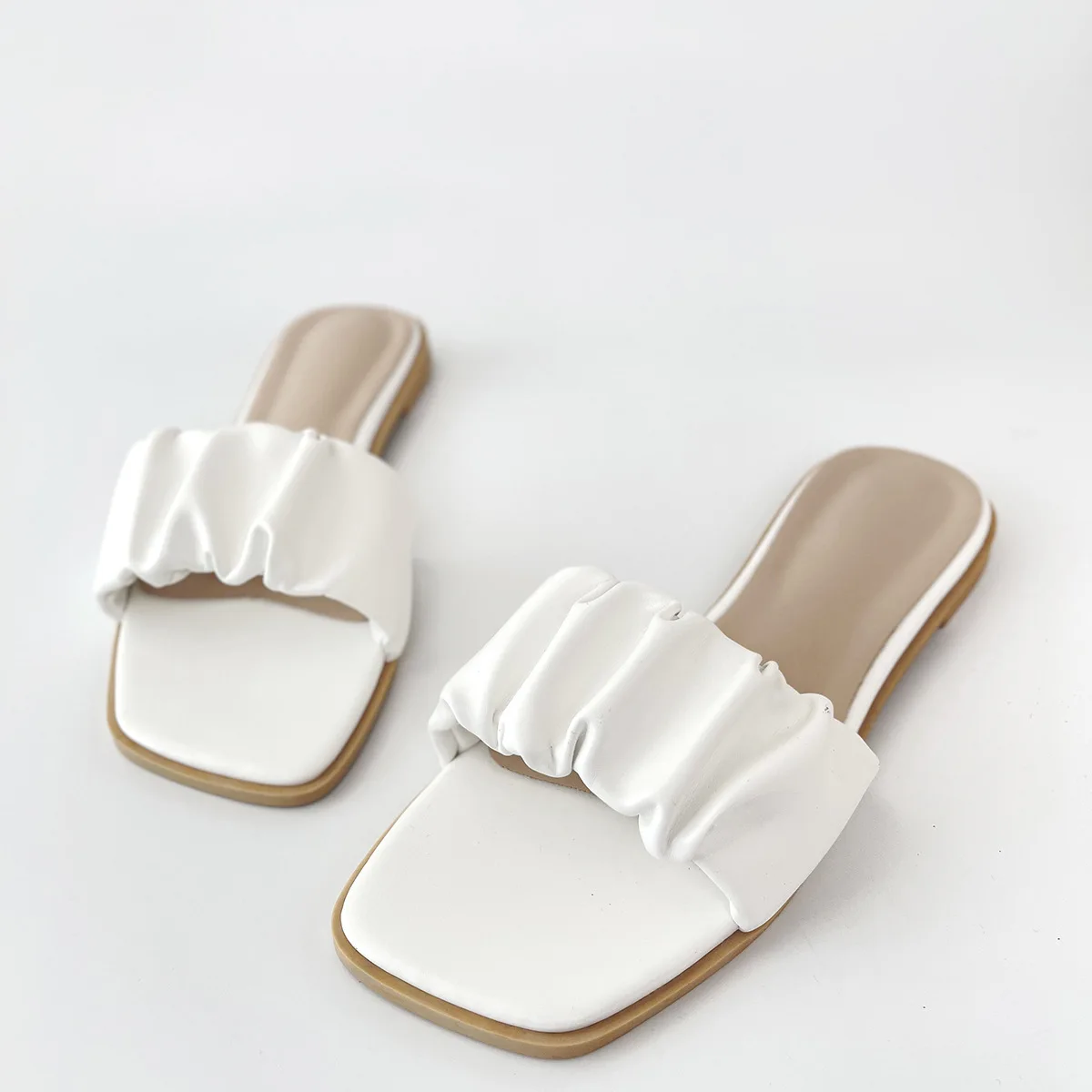 

2022 European and American women's large size flat-bottomed fashion outer wear beach slippers 2997