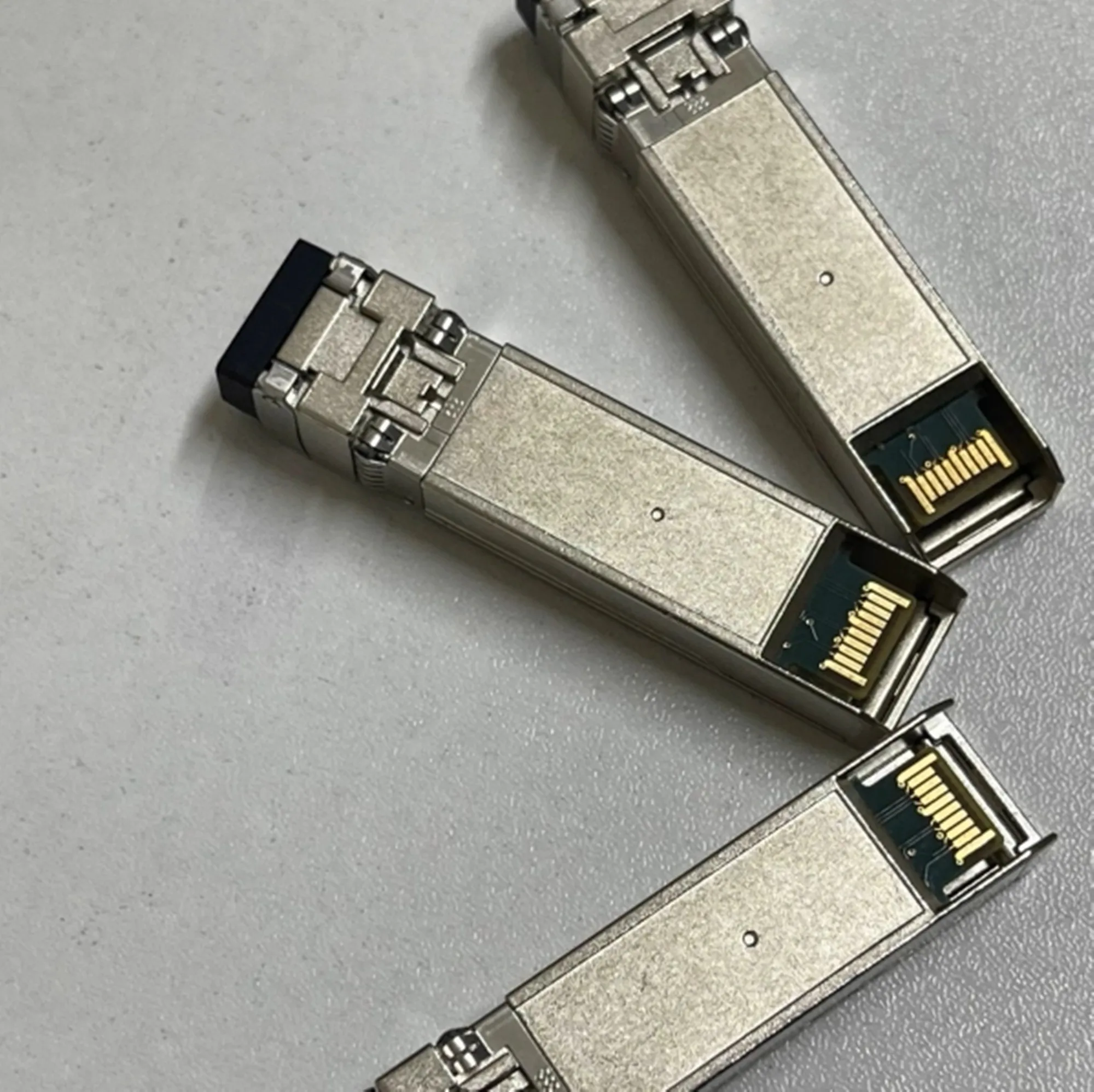 Оптический трансивер SFP+ 16G FTLF8529P4BCV-QL Qlogic, 16 ГБ, SFP, 850 нм, SFP Qle2670 Qle2672 Qle2690 Qle2692, модуль HBA с двумя портами FC (art.: 3920d4e425603) - 3920d4e425603