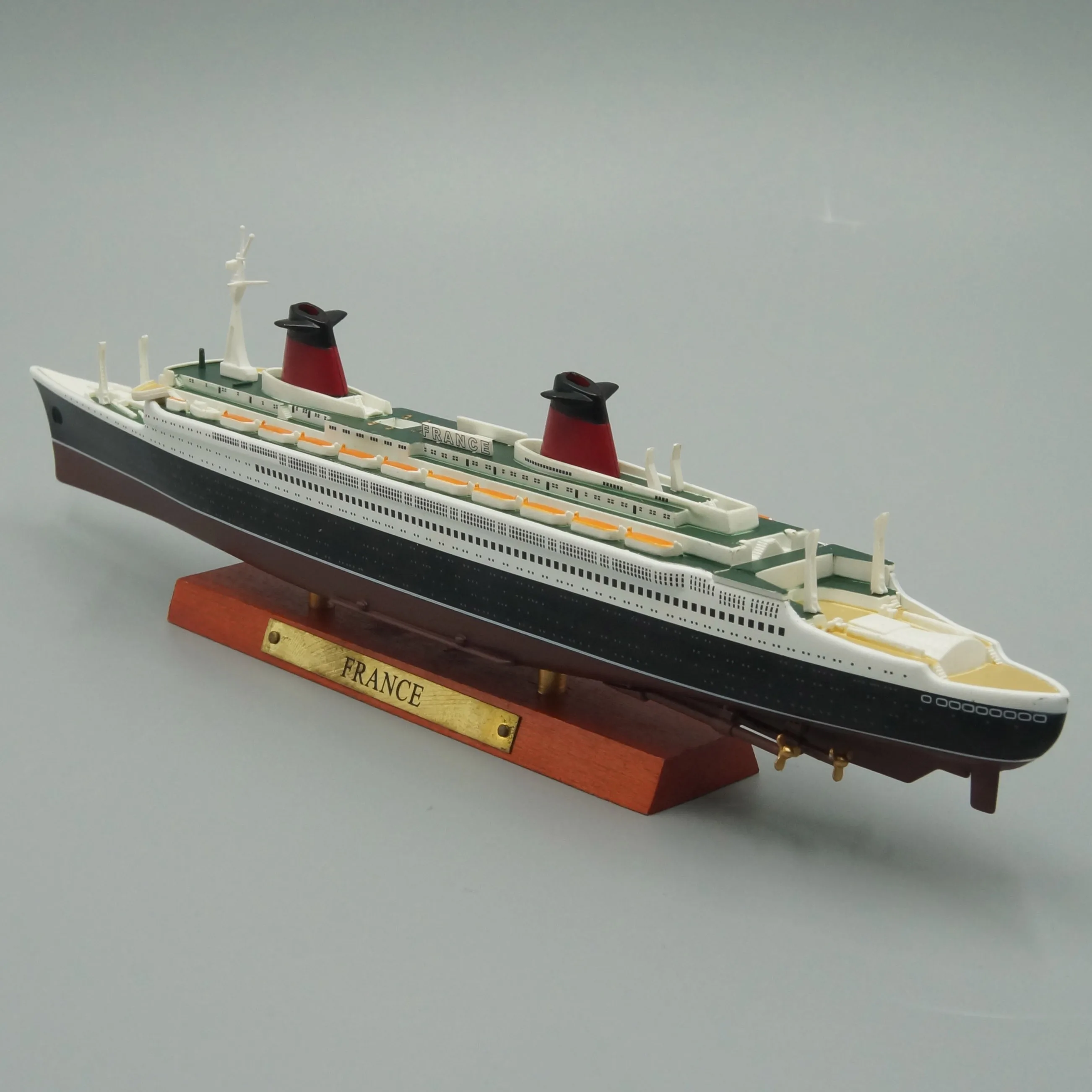 Коллекционная модель корабля ATLAS RMS Lusitania, Франция, Нормандия, модель корабля для коллекционирования, 1:1250 (art.: 3920ba83fca60) - 3920ba83fca60