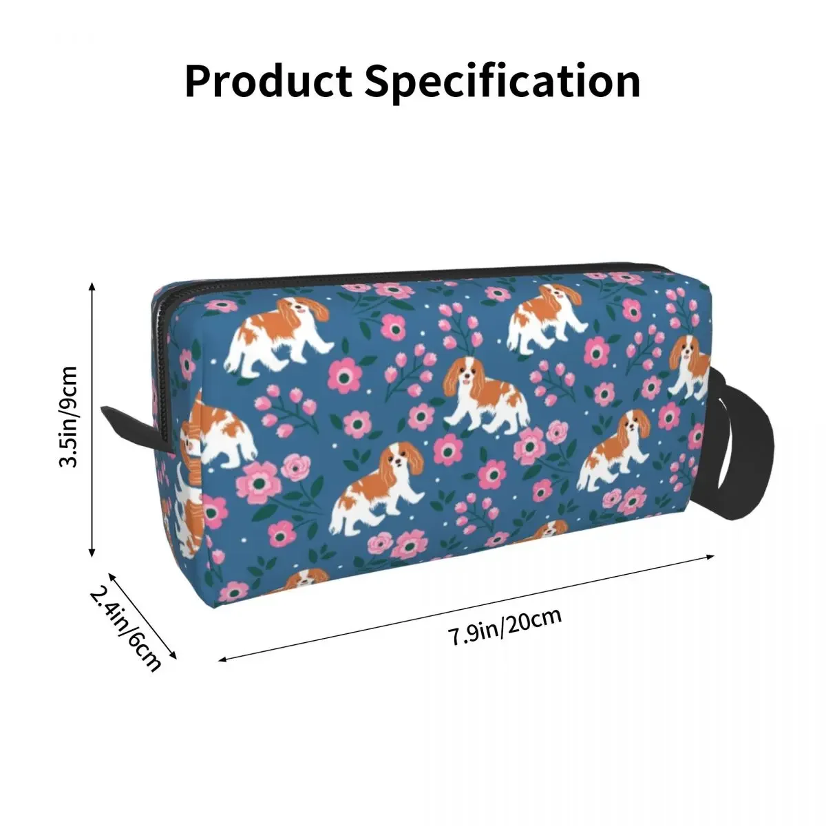 Кавалер-кинг-спаниель играет в саду сумка для туалетных принадлежностей