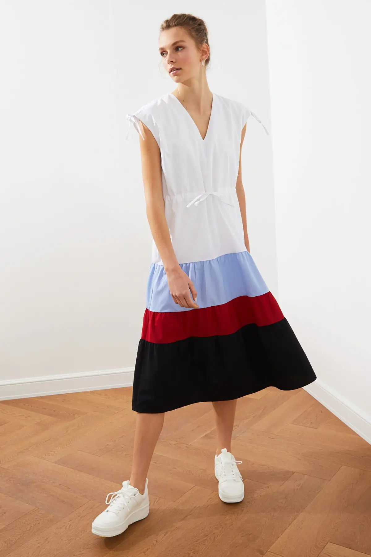 

Trendyol Shirred With Color Block Dress TWOSS21EL1950