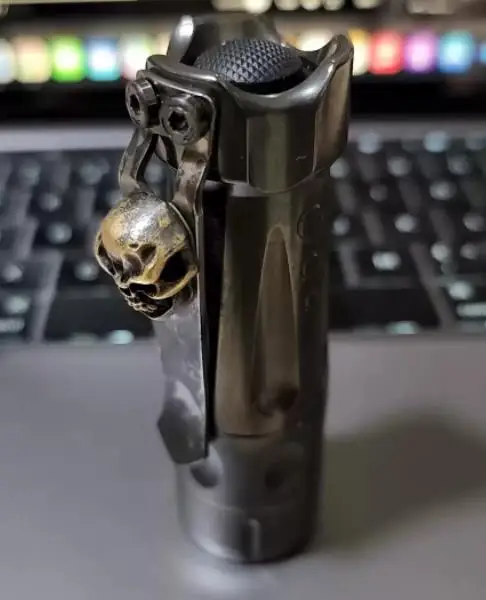 

Second hand Steel fire back clamp for BOSS flashlight zirconium alloy