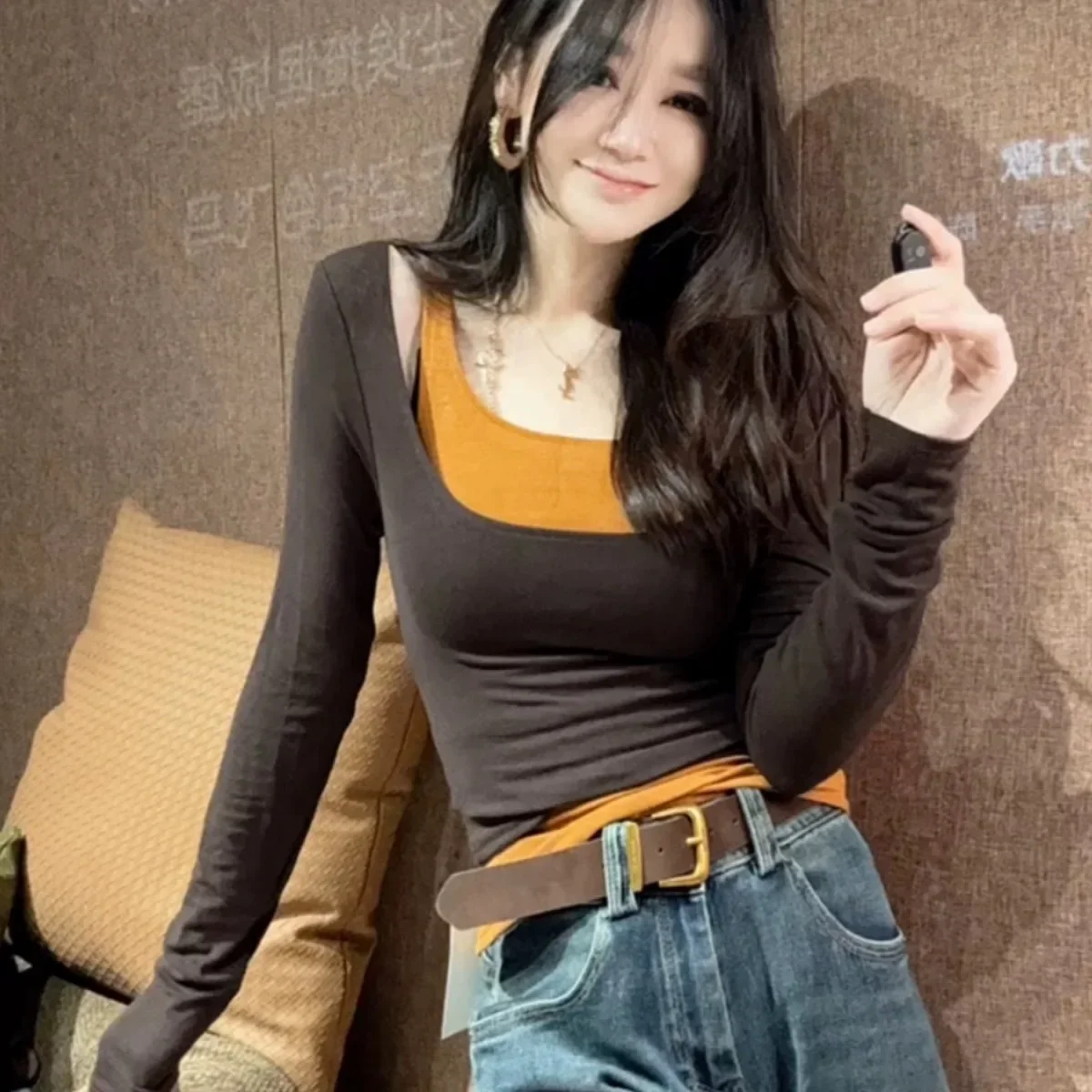 Осенняя футболка с длинными рукавами и цветными блоками 2024 состоящая из двух