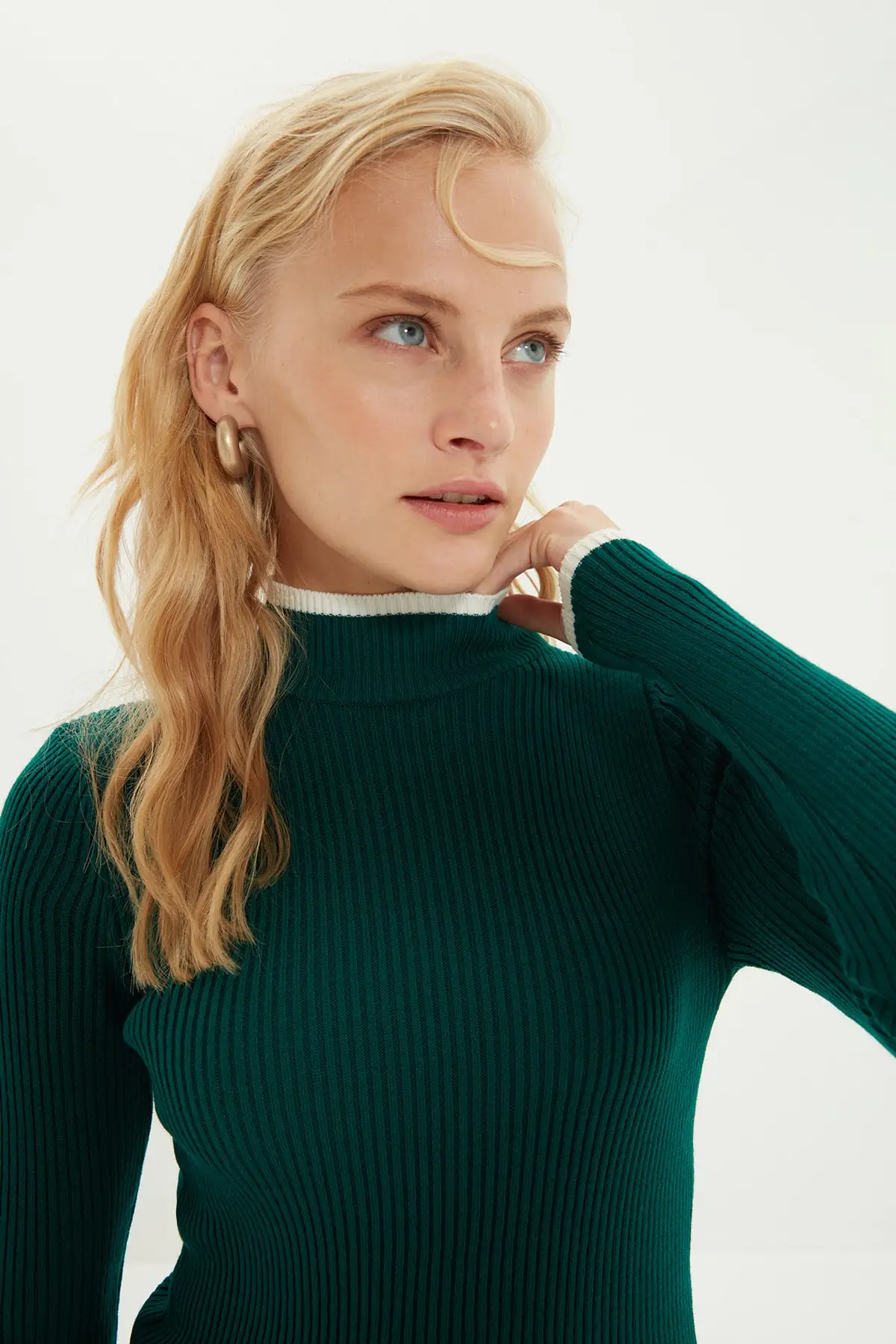 

Emerald green Sheer Neckline Knitwear Sweater