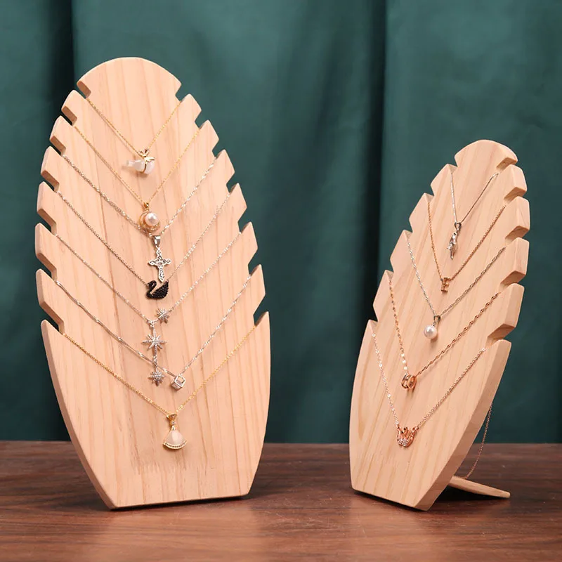 Деревянная витрина для ювелирных изделий в форме пламени