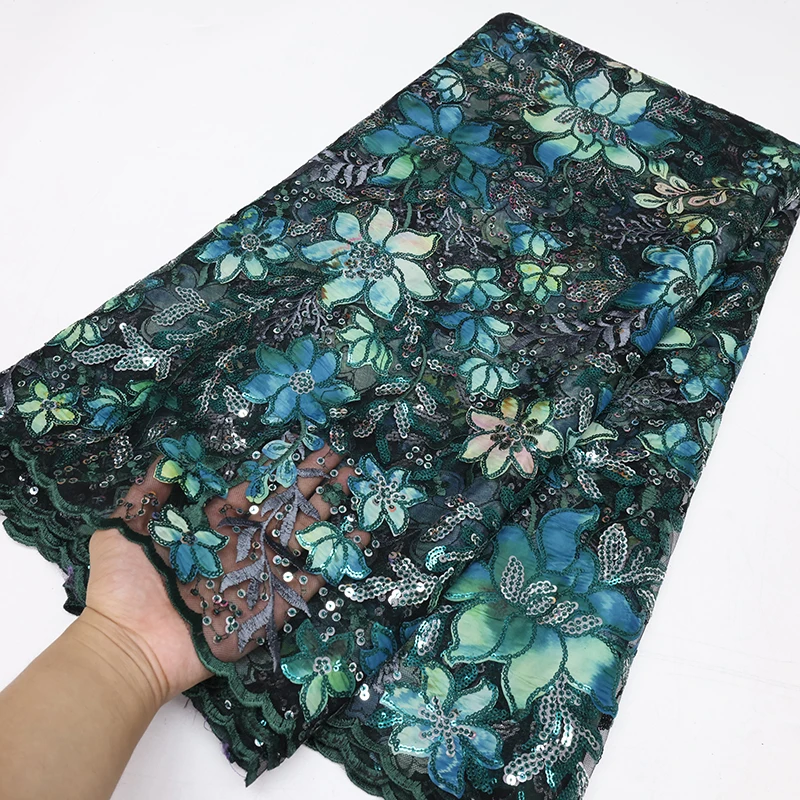 Рисунок 5 - Африканская кружевная ткань с блестками