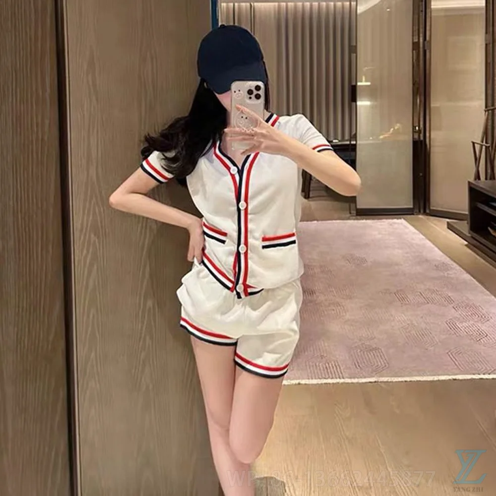 

2024 Summer Sports and Leisure Age Reducing Contrast Knitted Two Piece Set