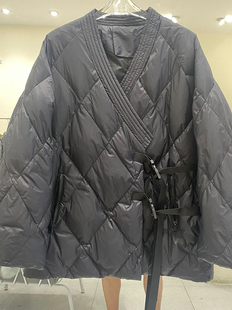 

Женская зимняя куртка с длинным рукавом и V-образным вырезом