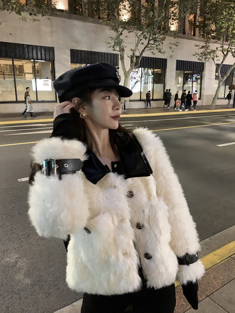 Winter New Thickened Warm White Fur Integrated Lamb Outerwear Women Fashion Age-Reducing Young Sle