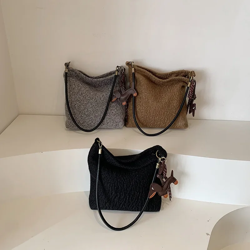 Осень-зима 2023 новая сумка через плечо шерстяная большой вместимости женская