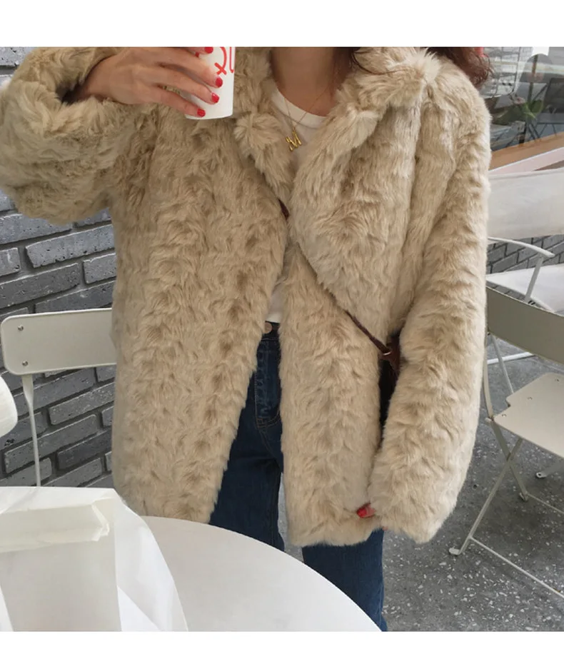 Autumn Winter Artificial Fur Lamb Coat Women's Hidden Button Plush Short Coat Revival Style Outerwaer Winter Jacket Women Warm