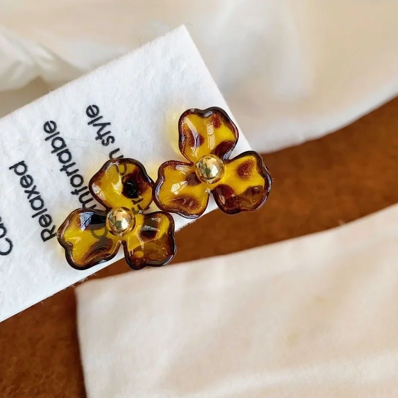 Акриловые серьги с цветами в японском и южнокорейском стиле индивидуальные