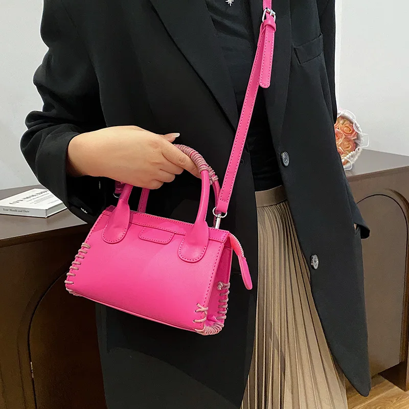 Jin Mantang Crossbody Bags for Women 2023 Winter Fashion Trend Mini Leather Design Pillow Shoulder Handbags and Purses mini bag