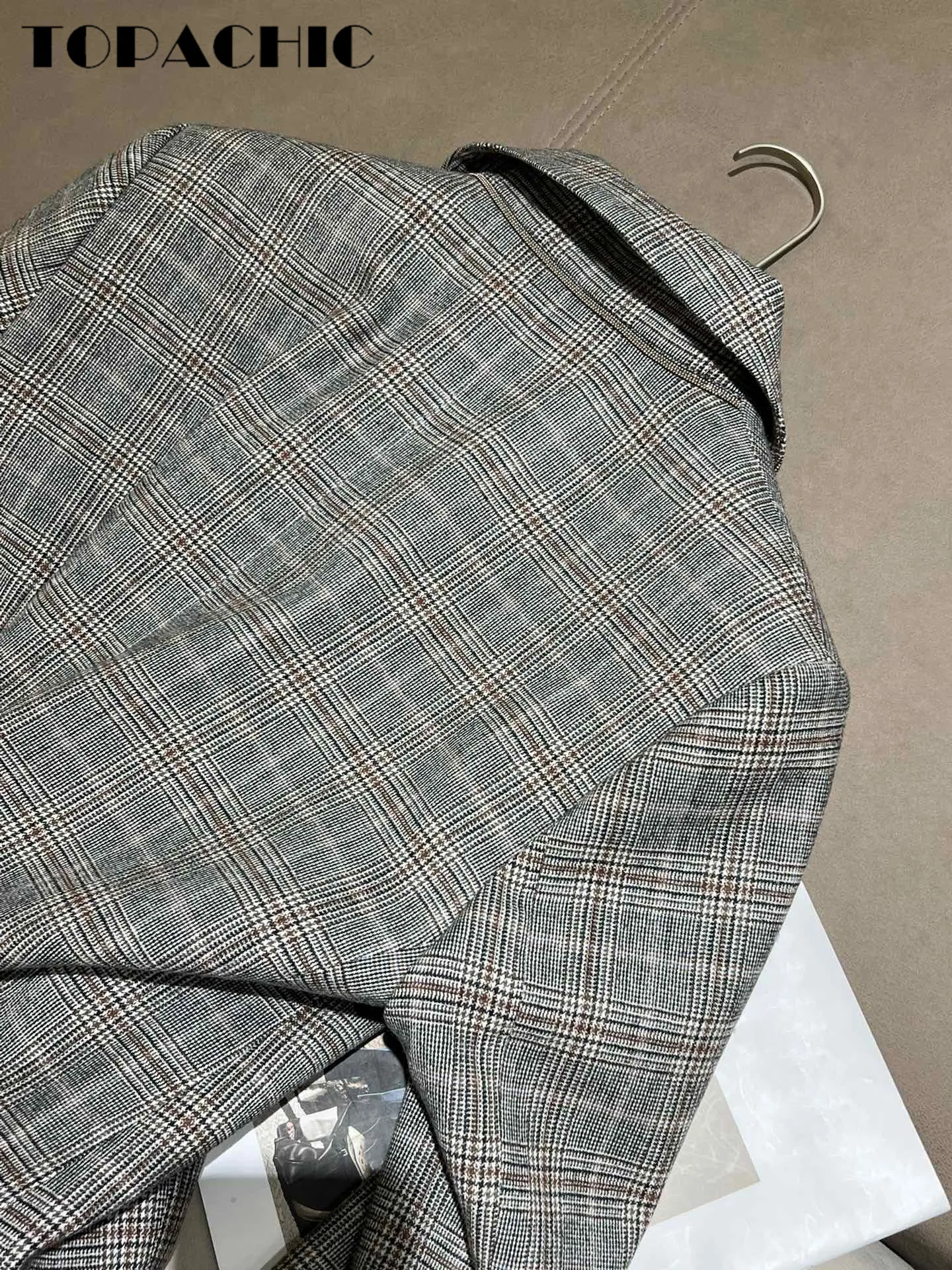 Рисунок 5 - Женский двубортный Блейзер средней длины