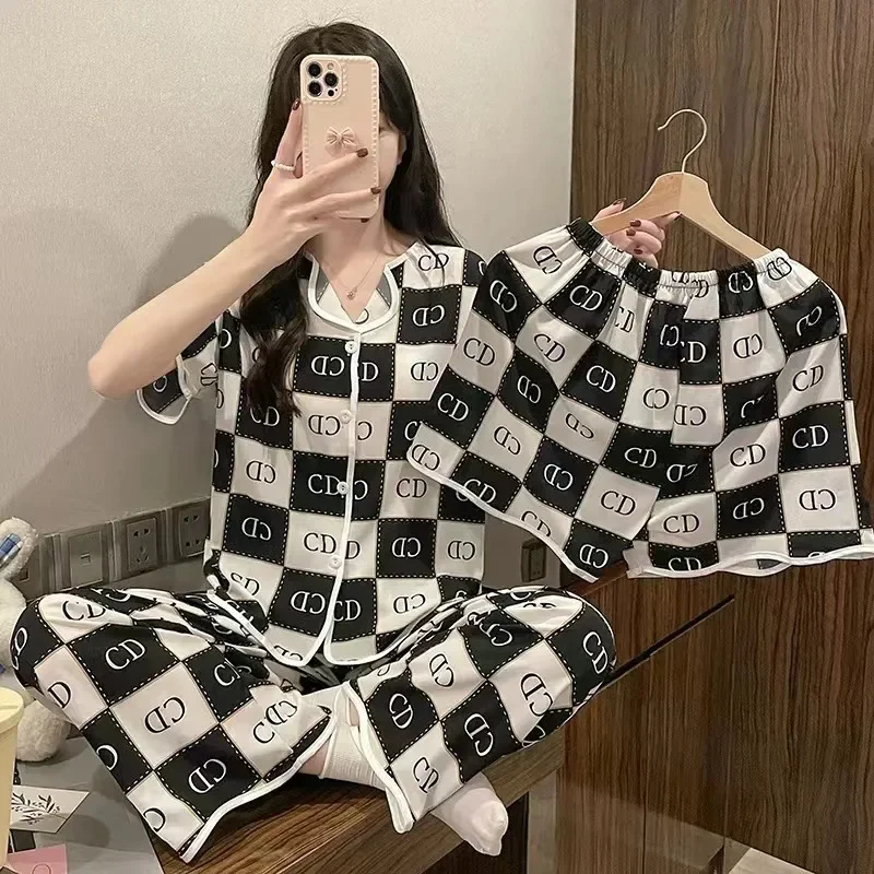 Женский пижамный комплект из трех предметов